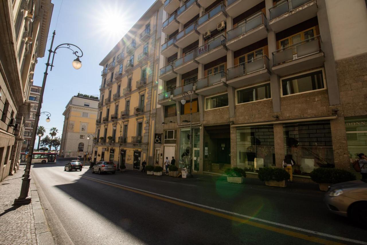 Hotel Vinto House Salerno Downtown Exterior foto